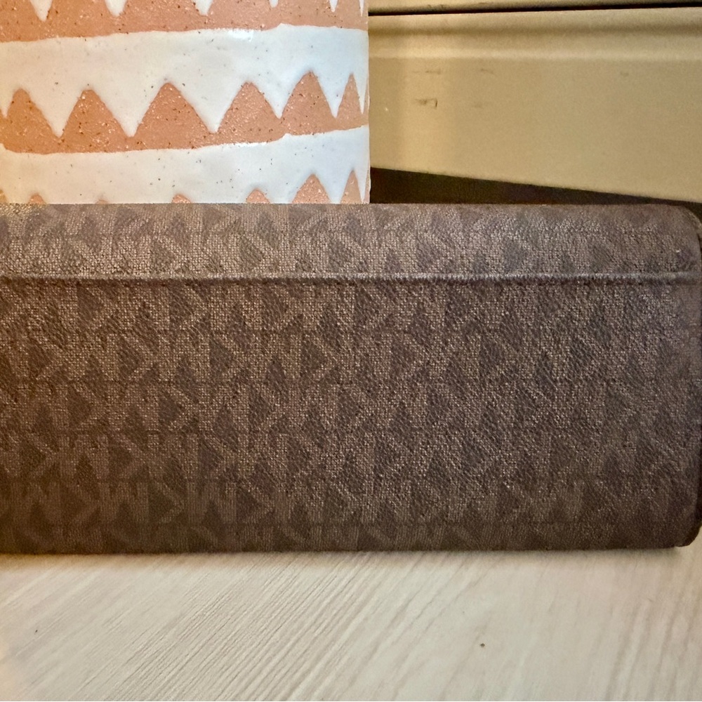 Limited Edition: Michael Kors Brown Fulton Flap Continental Wallet w Gold Emblem - Picture 5 of 5